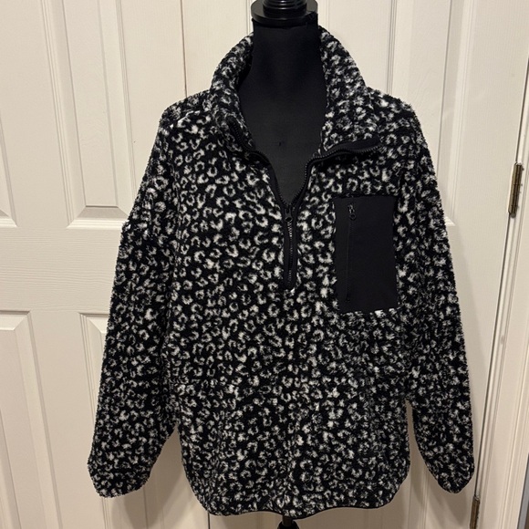 Cabana by Crown Ivy Animal Print Quarter Zip Plus Pullover - Picture 1 of 9